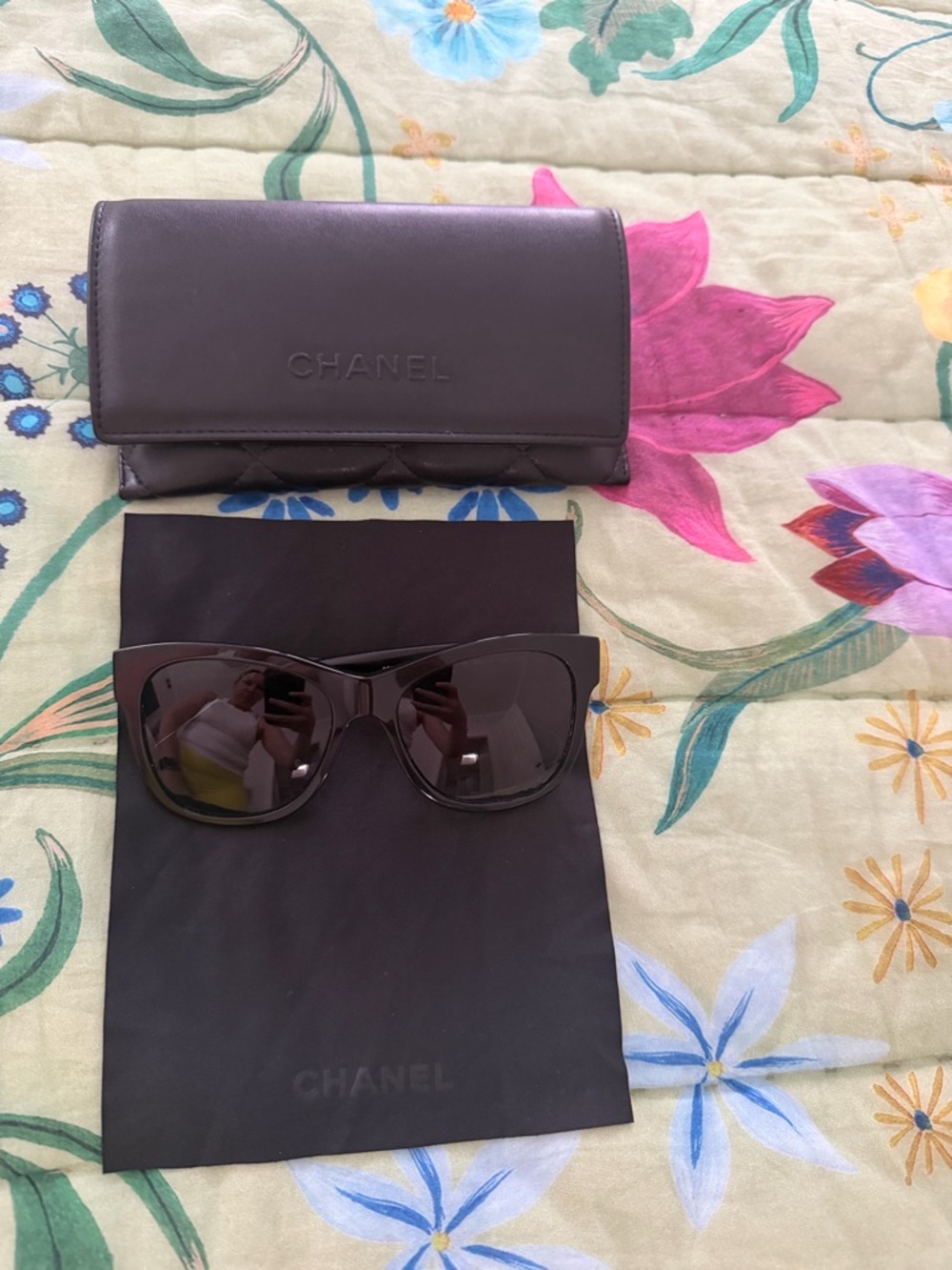 CHANEL Black Oversized Cat-Eye Sunglasses with Case. Only worn on once. Cute!